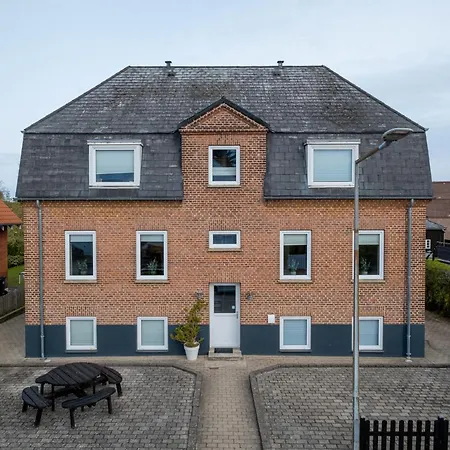 1 Bed Sleeps 2 With Parking Wifi Tv