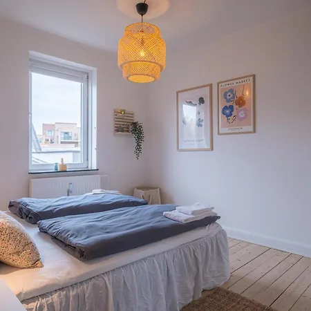 1 Bed Sleeps 2 With Parking Wifi Tv Apartment